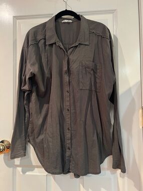 Splendid long sleeve button down shirt olive green L